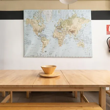 Bedcelona Gracia Albergue *